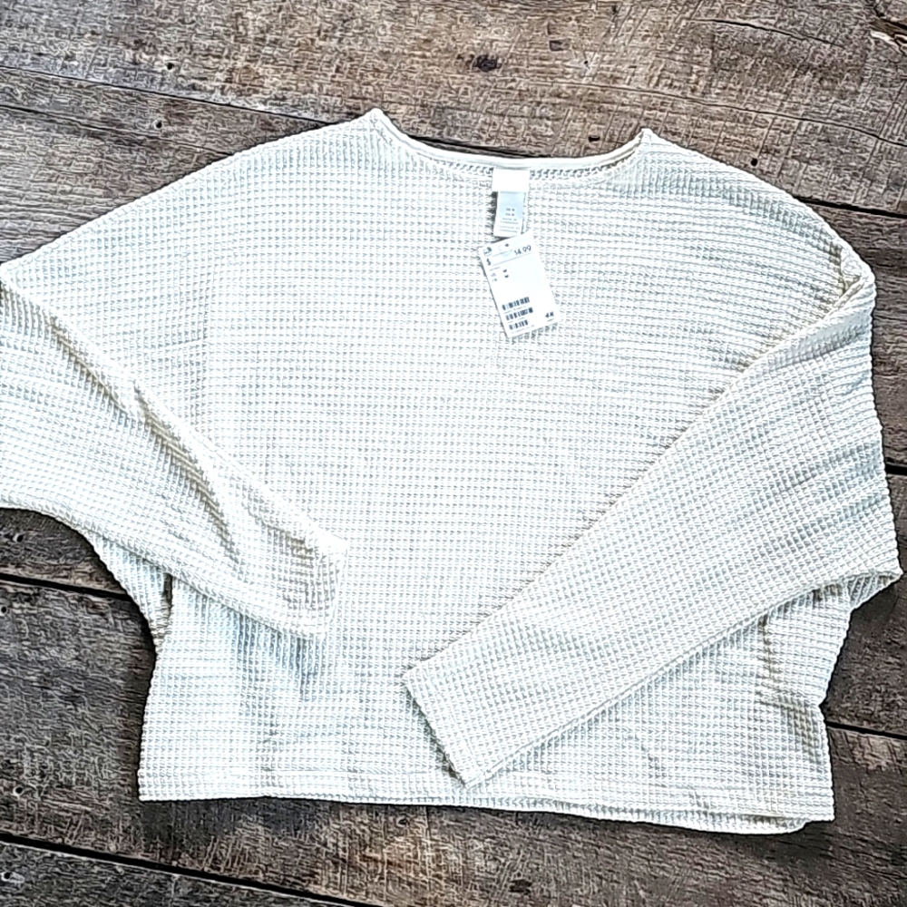 H&M Cream polyester sweater/long sleeve